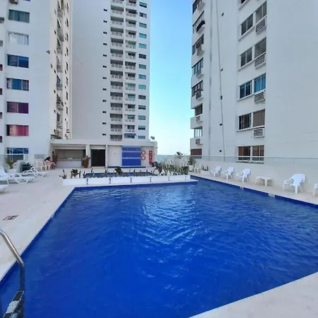 Apto Nacaela-Bocagrande cerca a la playa